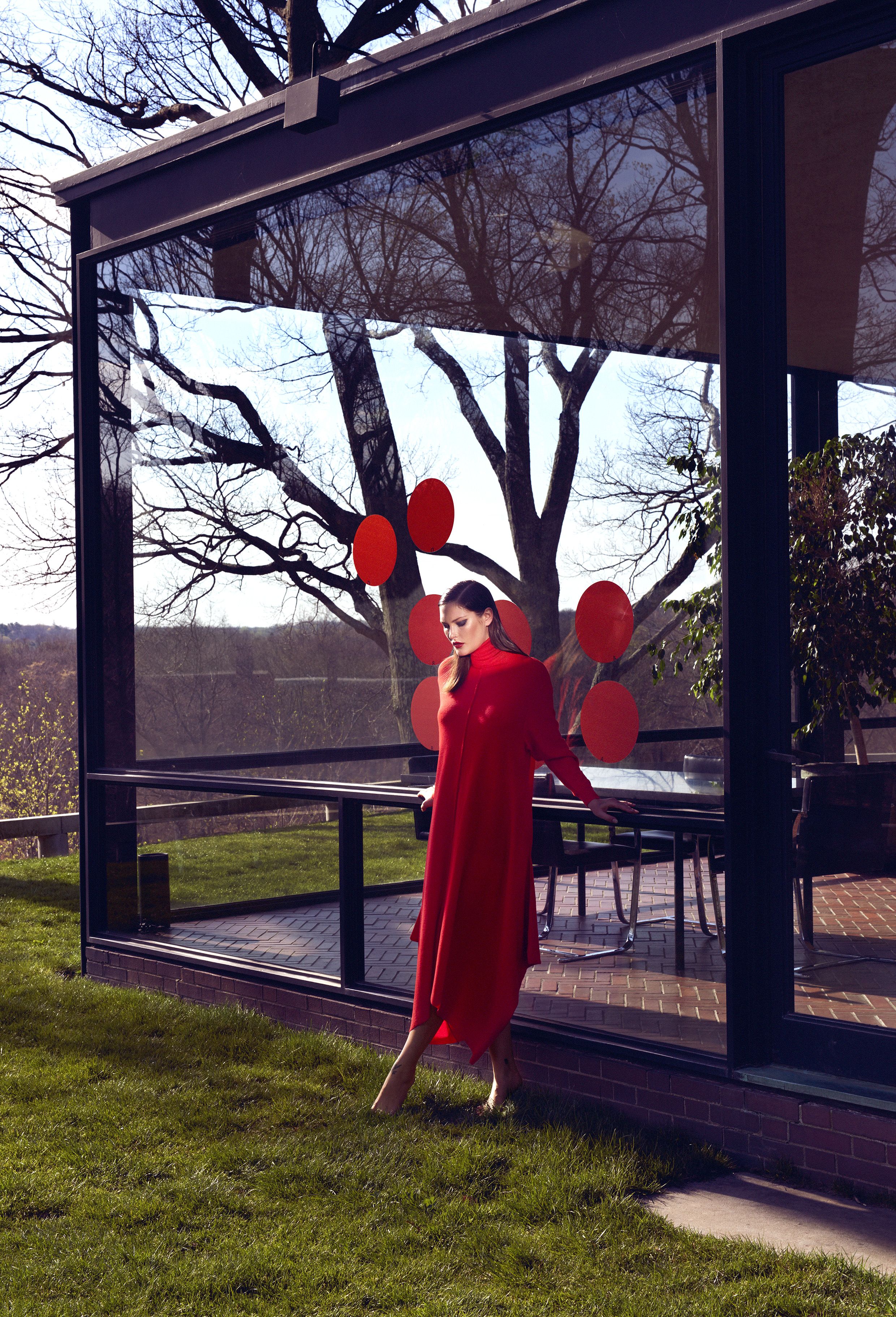 Yayoi Kusama Gives Philip Johnson's Glass House a Polka Dot Makeover