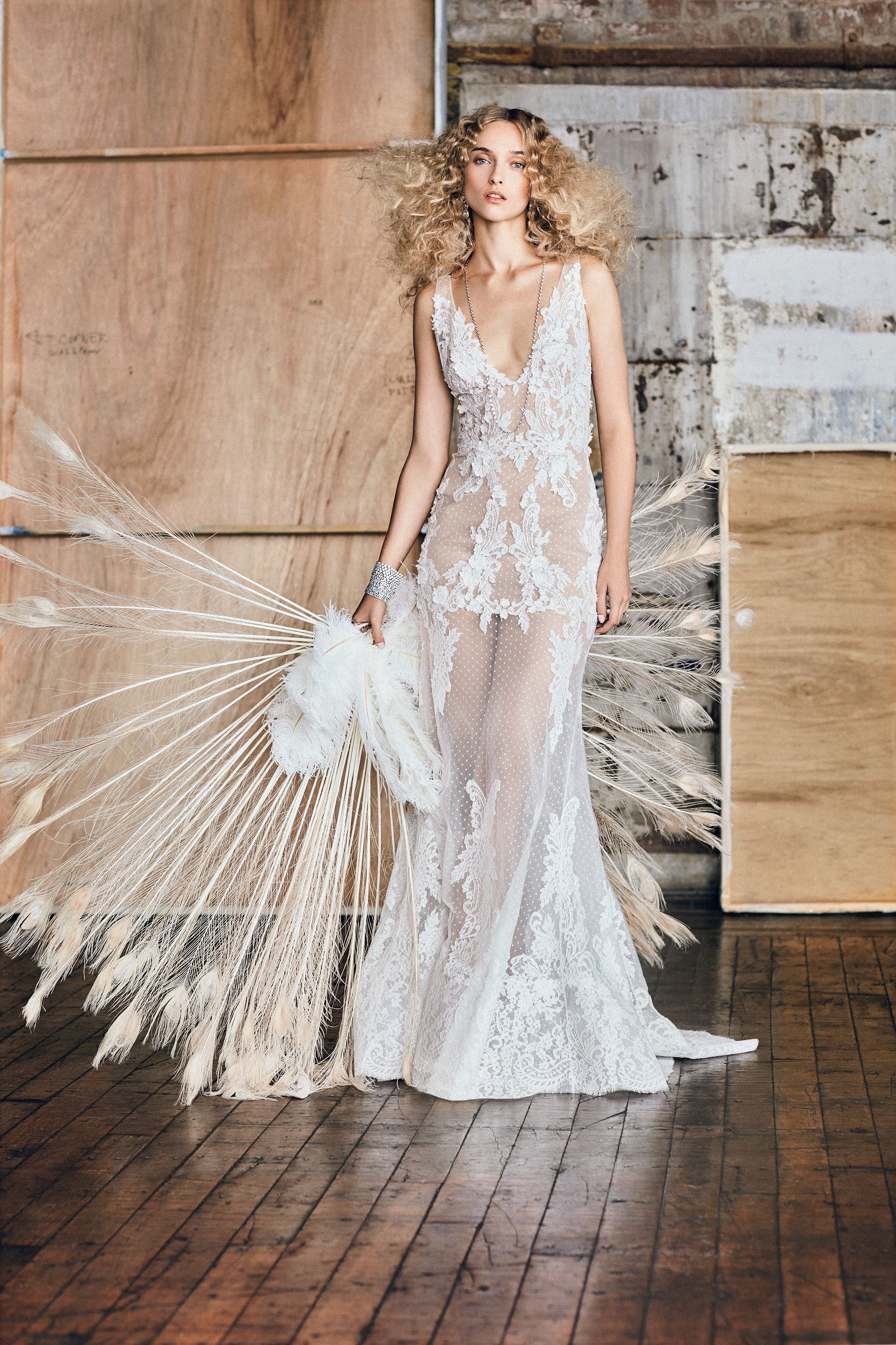 Looking For Vintage Wedding Dresses? Moda Operandi's New Offering Is a  Fashion Bride's Dream