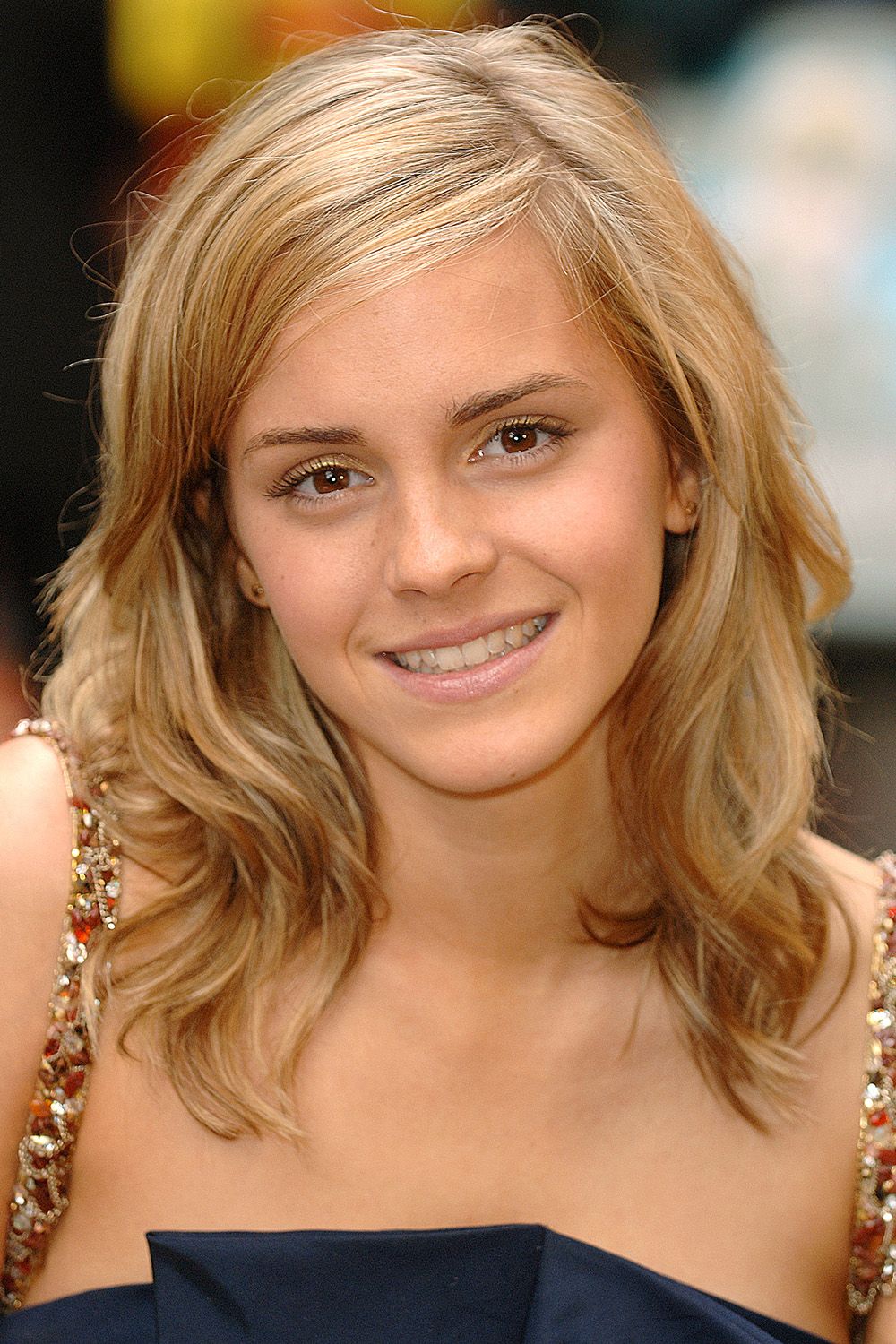 Emma Watson's Best Hairstyles - Emma Watson Haircuts and Hair Color