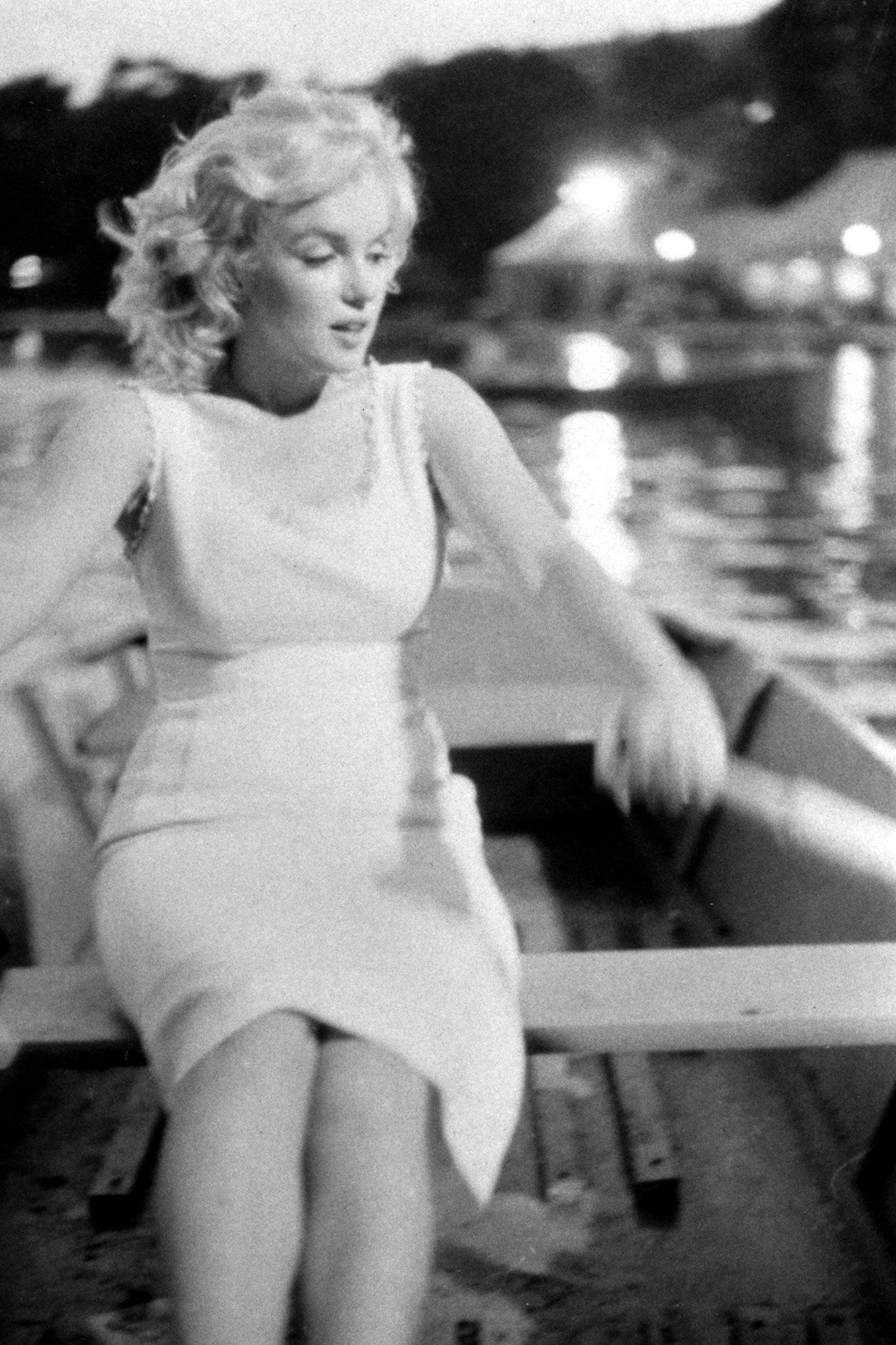 Marilyn Monroe Niagara - Her Sizzling 1950s Fashion — Classic Critics  Corner - Vintage Fashion Inspiration including 1940s Fashion, 1950s Fashion  and Old Hollywood Glam icons like Grace Kelly, Audrey Hepburn and Marilyn  Monroe.