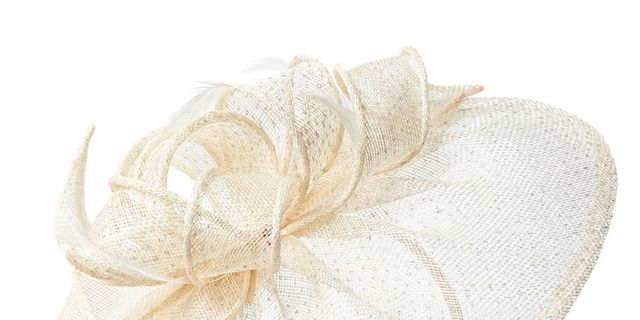Petal, Embellishment, Flowering plant, Beige, Ivory, Fawn, Natural material, Lace, Artificial flower, Ribbon, 
