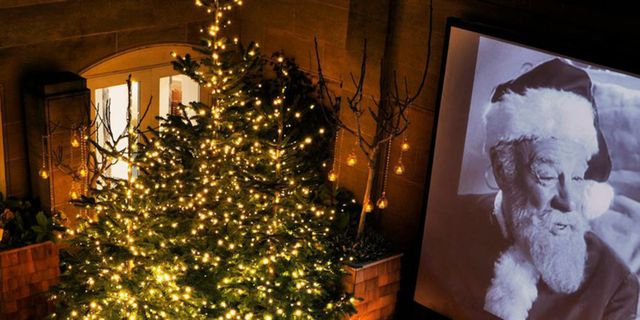 Lighting, Event, Interior design, Christmas decoration, Room, Interior design, Christmas tree, Holiday, Home, Christmas ornament, 