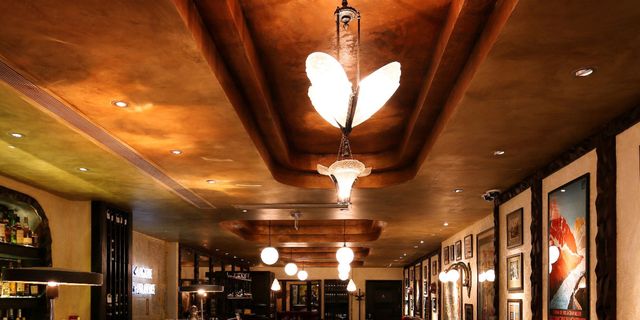 Lighting, Interior design, Room, Barware, Ceiling, Light fixture, Restaurant, Drinking establishment, Interior design, Tavern, 