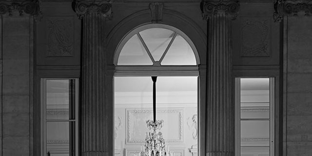 Architecture, Glass, Fixture, Monochrome, Monochrome photography, Molding, Black-and-white, Column, Daylighting, Transparent material, 