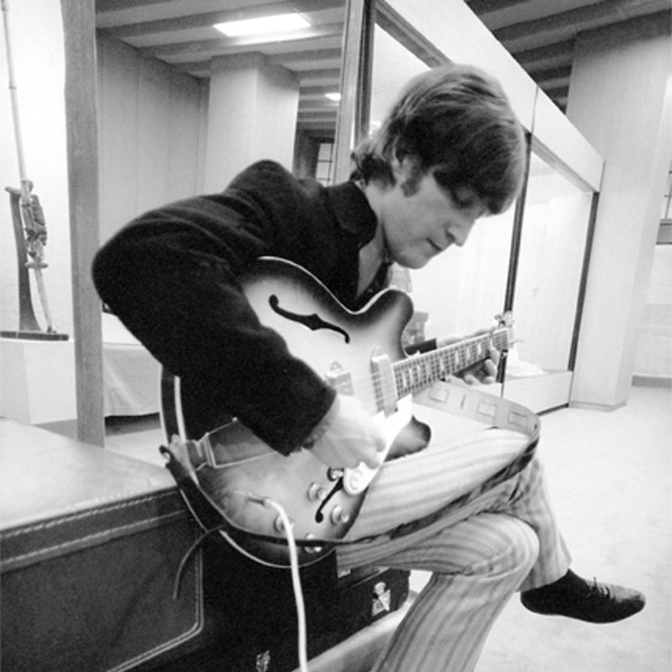 John Lennon, 1966, Tokyo