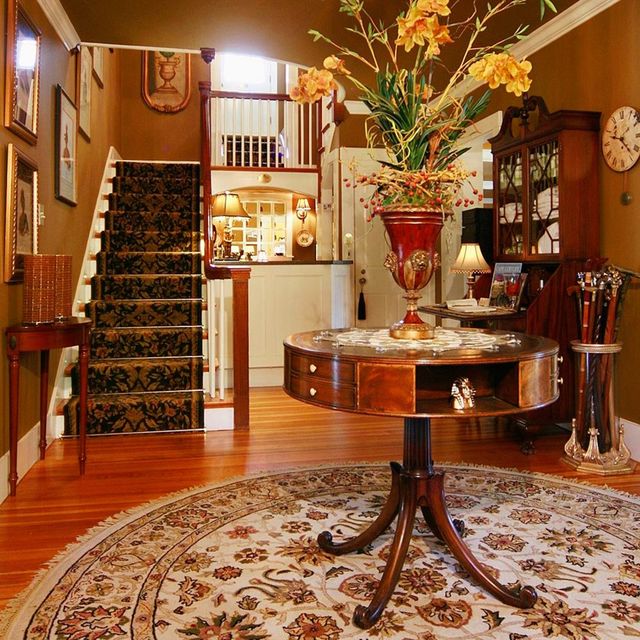 Room, Wood, Stairs, Interior design, Floor, Flooring, Table, Bouquet, Carpet, Interior design, 