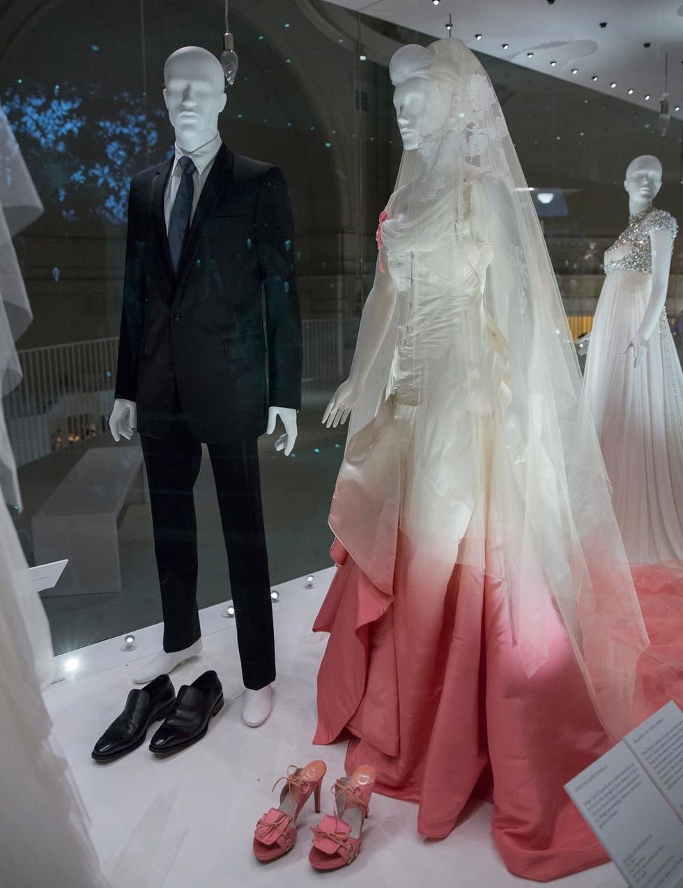 Dress, Formal wear, Bridal clothing, Coat, Bridal veil, Veil, Gown, Fashion, Bride, Marriage, 