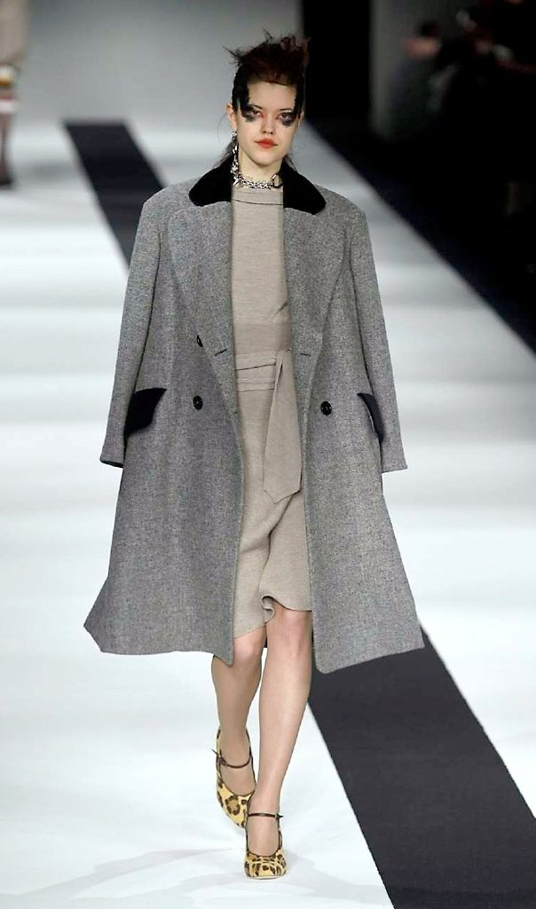 Clothing, Fashion show, Shoulder, Winter, Joint, Outerwear, Fashion model, Coat, Runway, Style, 