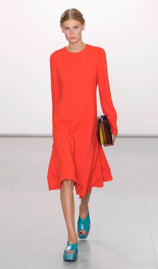 Clothing, Sleeve, Shoulder, Human leg, Textile, Joint, Dress, Red, Style, Bag, 