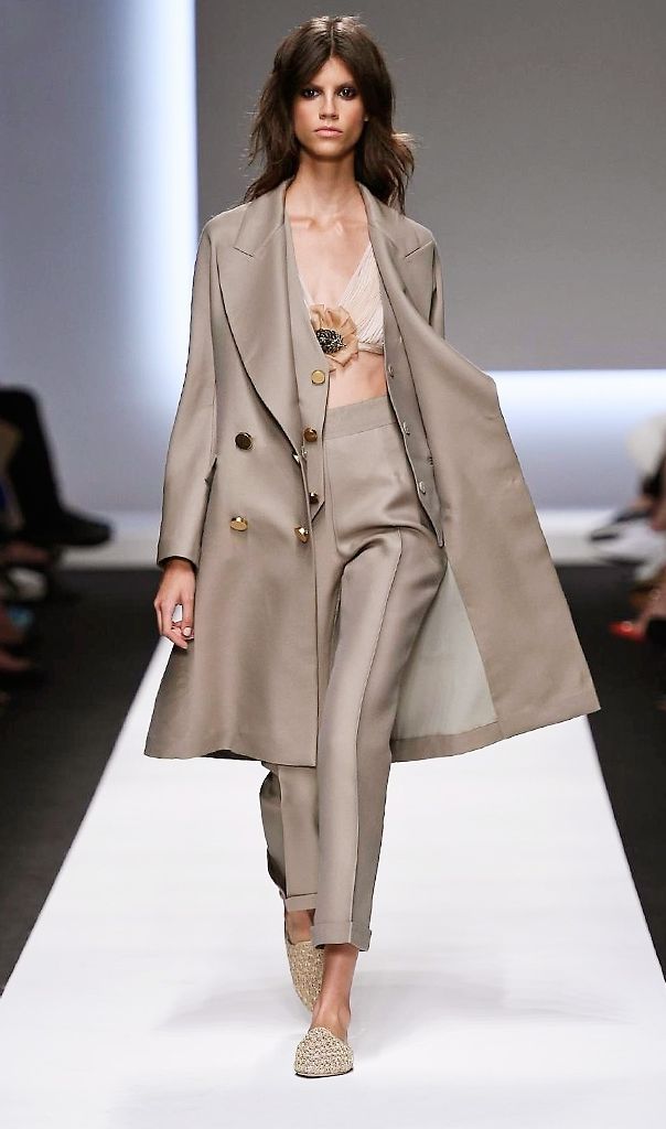 Clothing, Fashion show, Sleeve, Shoulder, Runway, Joint, Outerwear, Fashion model, Style, Coat, 
