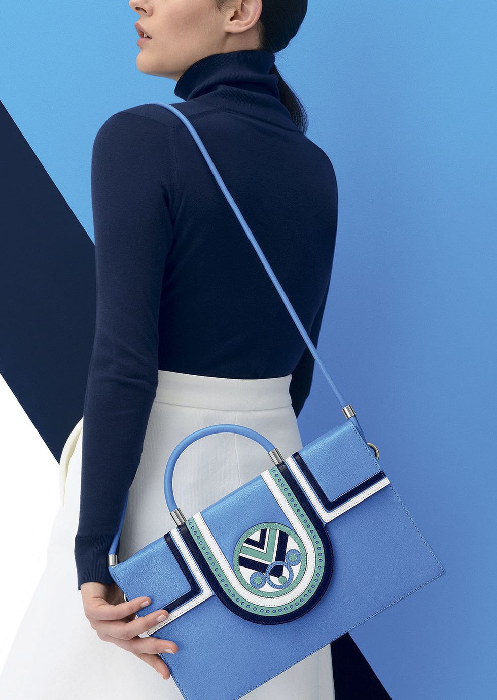 Sleeve, Elbow, Electric blue, Bag, Cobalt blue, Shoulder bag, Glove, Active pants, Hood, 