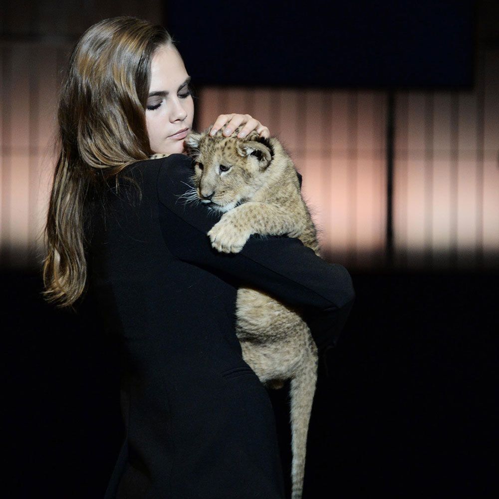 Cara delevingne 2024 tag heuer lion