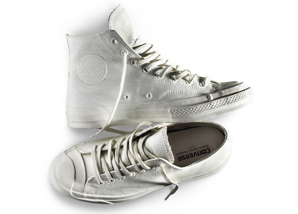 Footwear, Product, Shoe, White, Tan, Grey, Beige, Walking shoe, Sneakers, Silver, 