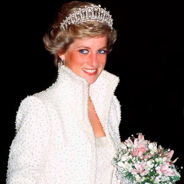 Elizabeth Debicki Goes Viral for Princess Diana Portrayal - Parade
