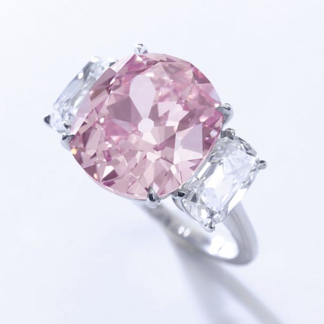 Jewellery, Photograph, Pink, Magenta, Amber, Fashion accessory, Lavender, Violet, Natural material, Purple, 