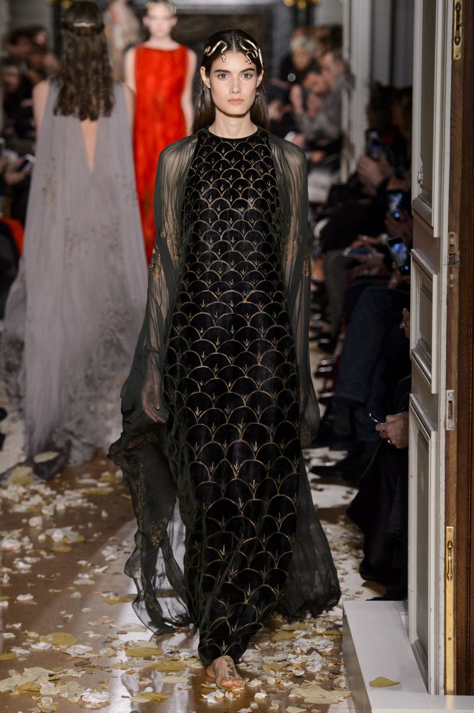 Valentino Couture show spring/summer 2016 pictures and review