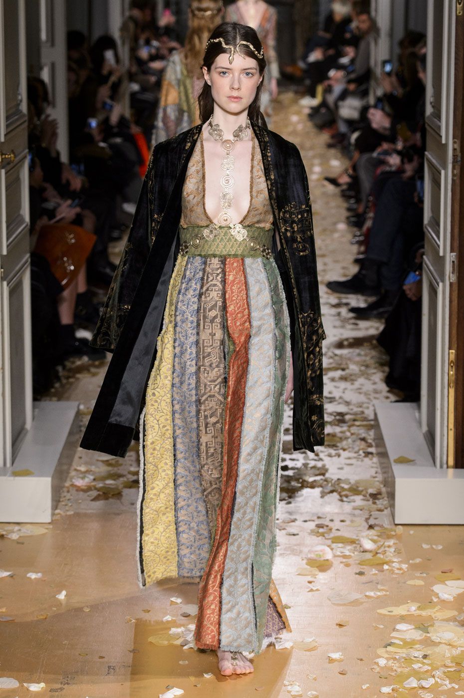 Valentino Couture show spring/summer 2016 pictures and review