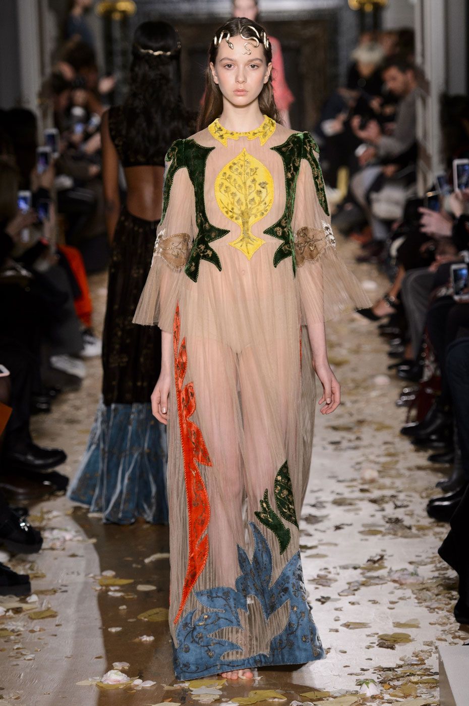 Valentino Couture show spring/summer 2016 pictures and review