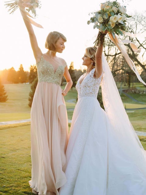 Taylor Swift Wears Reem Acra For Friend S Wedding