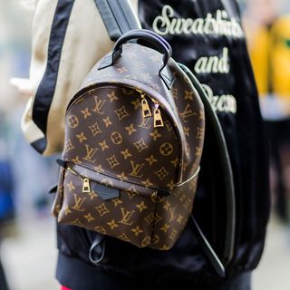 mini backpack street style