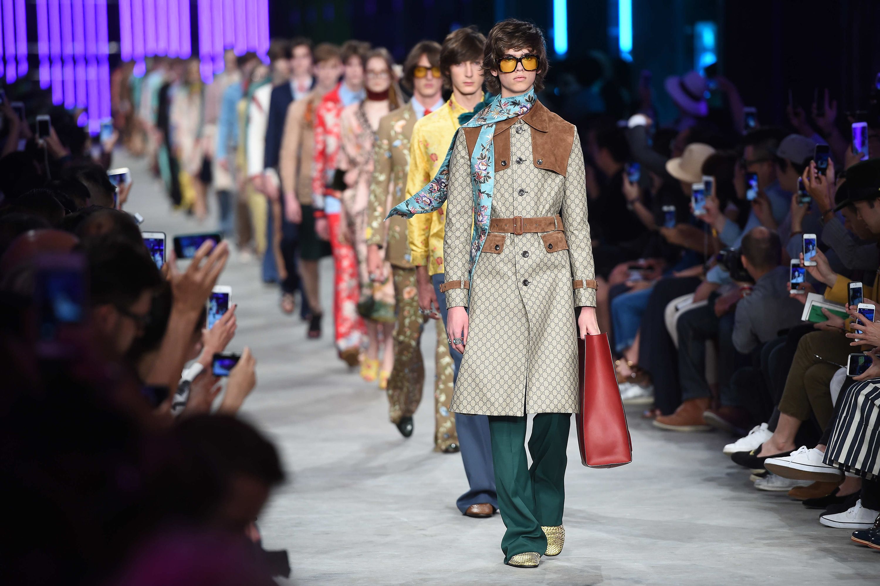Parametre bord Kanon Gucci to merge men's and women's shows