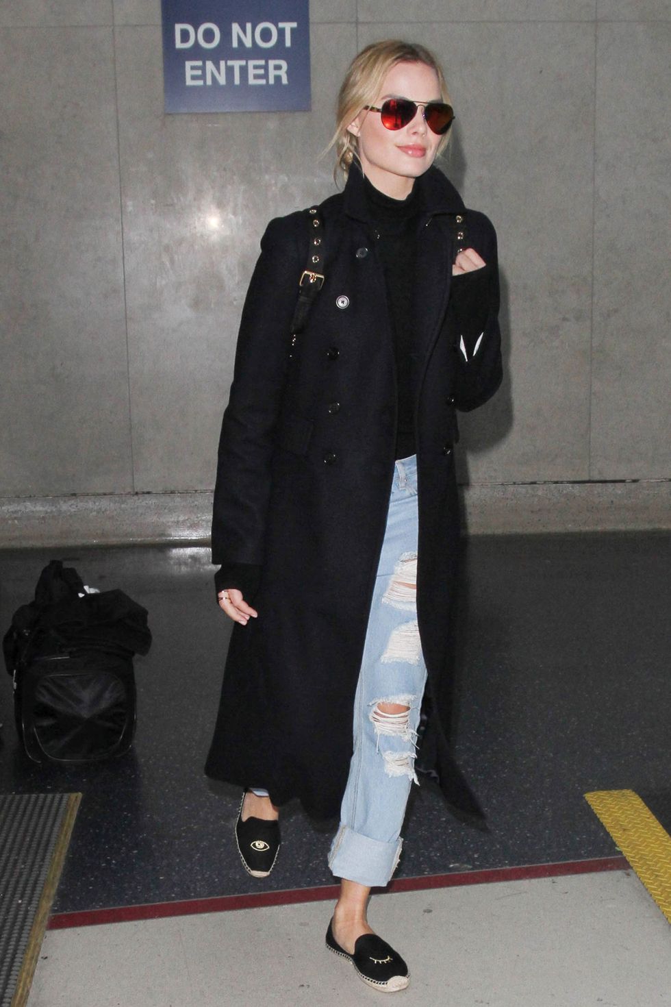 Airport style, what to wear to the airport, travel style inspiration, celebrity airport style