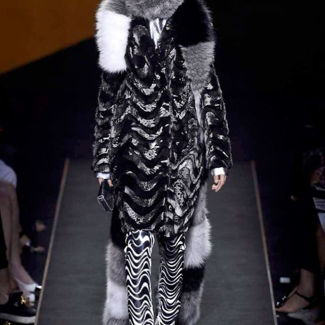 Fashion show, Runway, Outerwear, Style, Fashion model, Fur clothing, Fashion, Natural material, Animal product, Fur, 