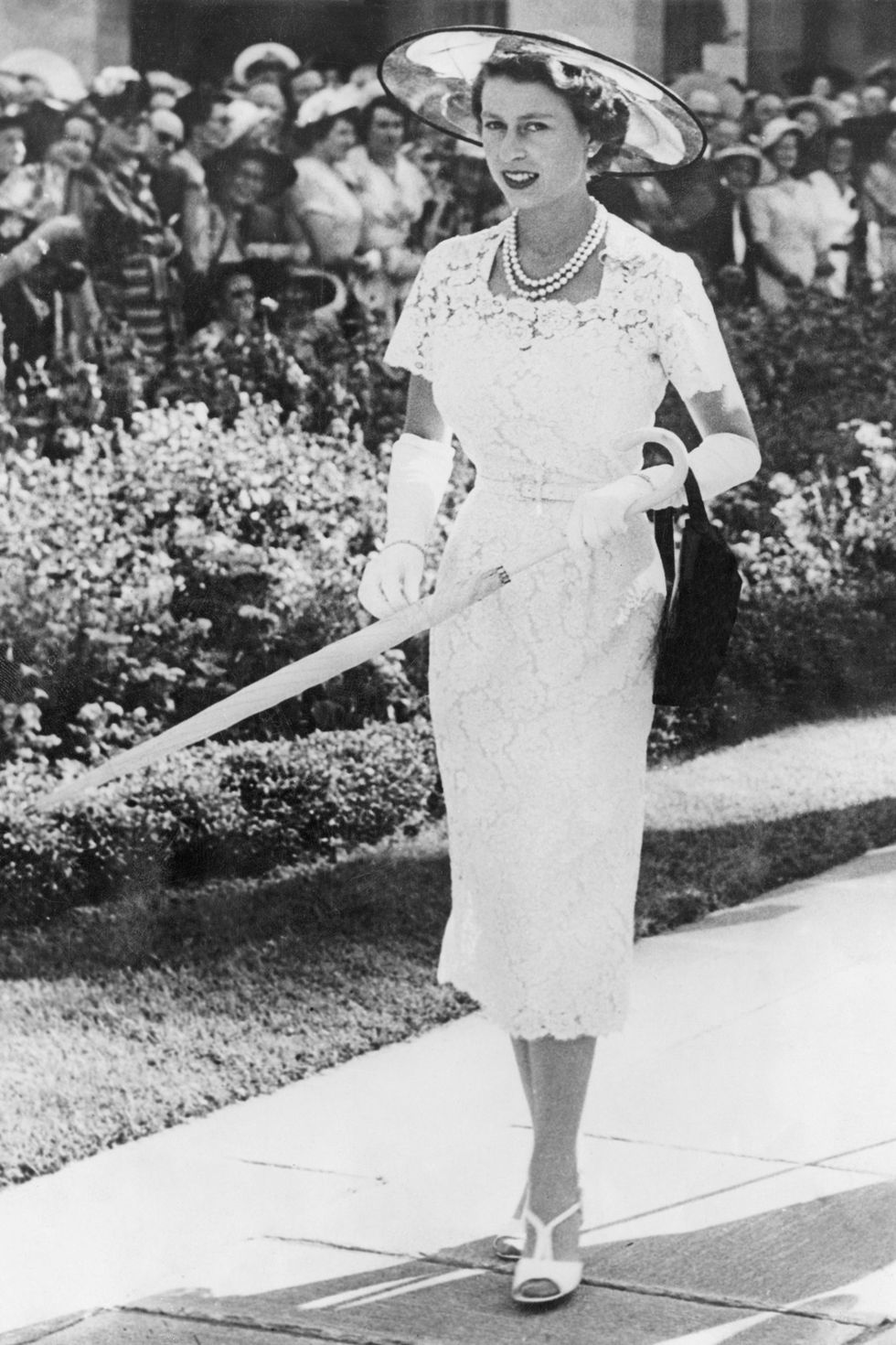 The Queen wearing Hardy Amies in Sydney, Australia, in 1954