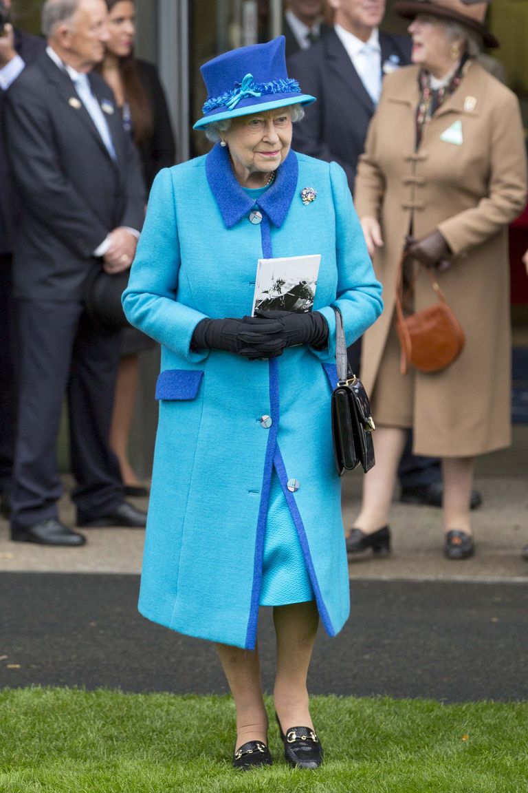 Queen Elizabeth II's rainbow wardrobe | The Queen wearing every colour ...