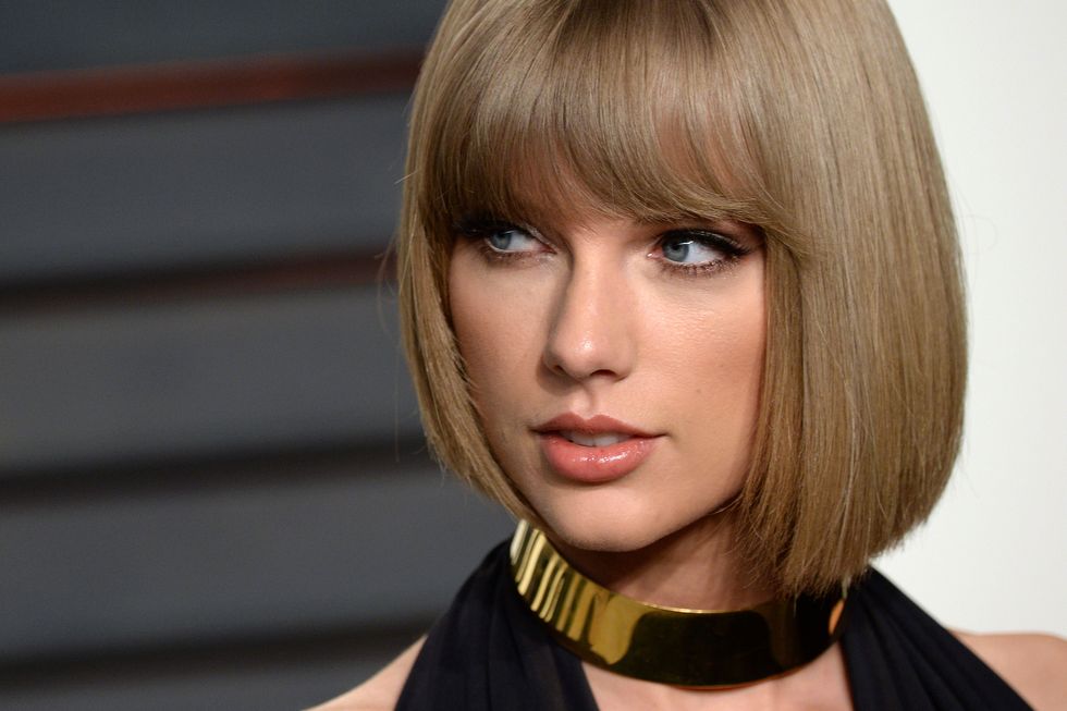 Taylor Swift | Should you embrace your mousey tones?