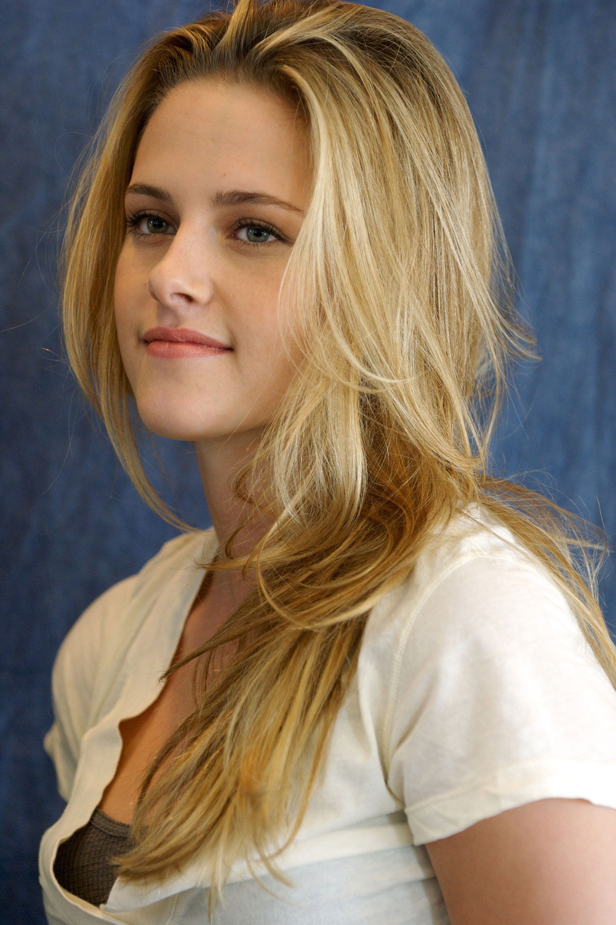 Girl-Next-Door Gorgeous: Kristen Stewart Changes Her Makeup M.O. | Glamour