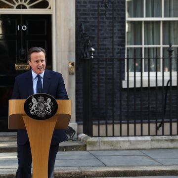 David Cameron steps down
