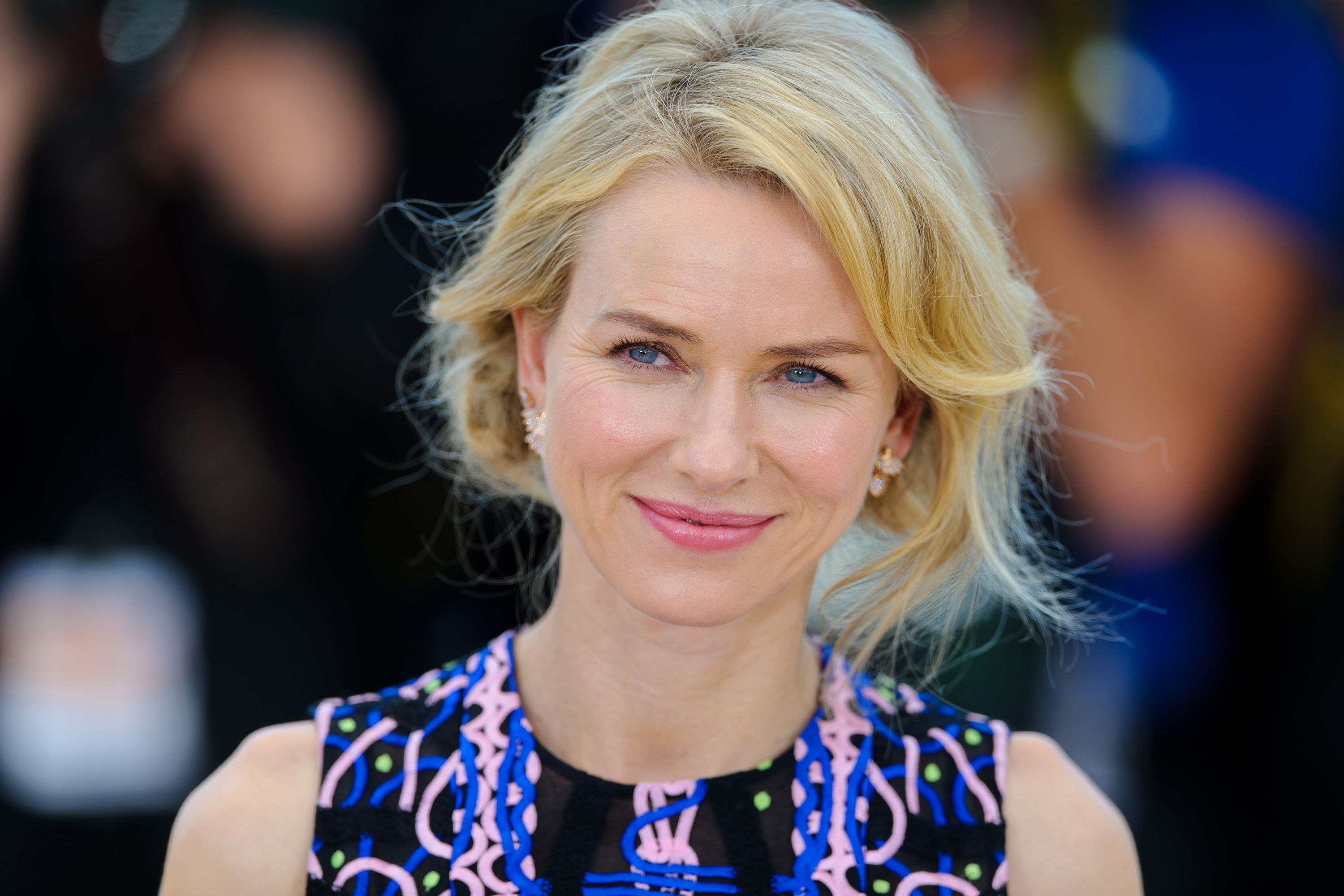 Naomi Watts Says Prince Harry And Meghan Markle S Upcoming Wedding Is So Romantic