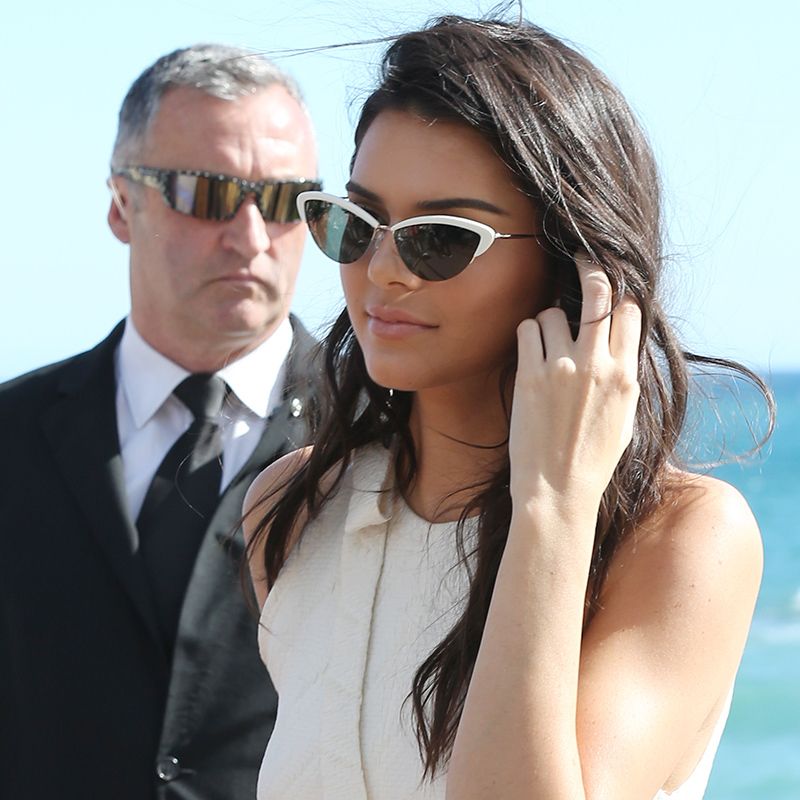 <p>Kendall Jenner takes her shades to the seaside. </p>