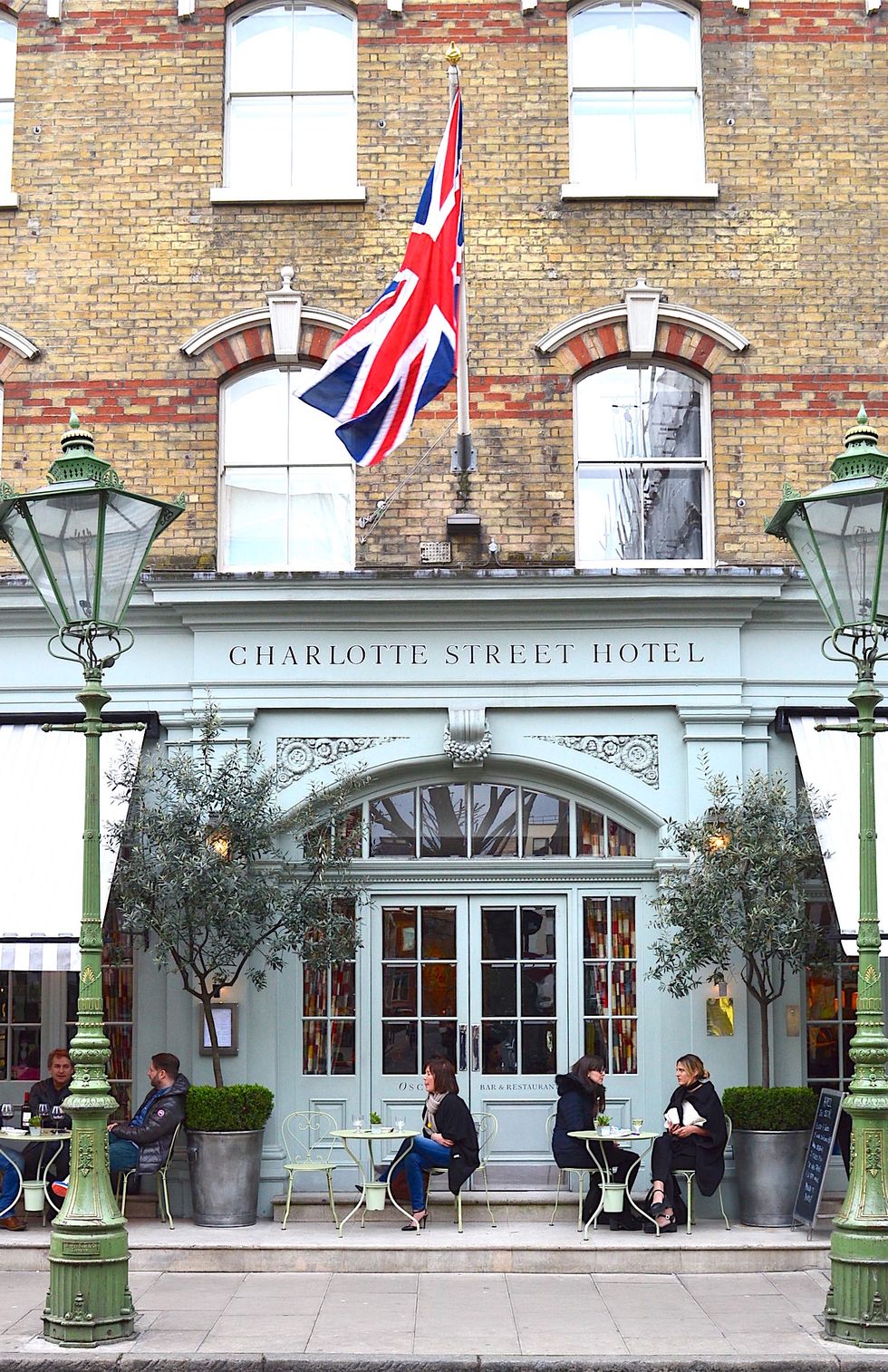           The Charlotte Street Hotel is situated just north from the vibrant Soho, in the adorable area of Fitzrovia. It's outdoor patio and chic clientele make it the perfect spot for after work cocktails.