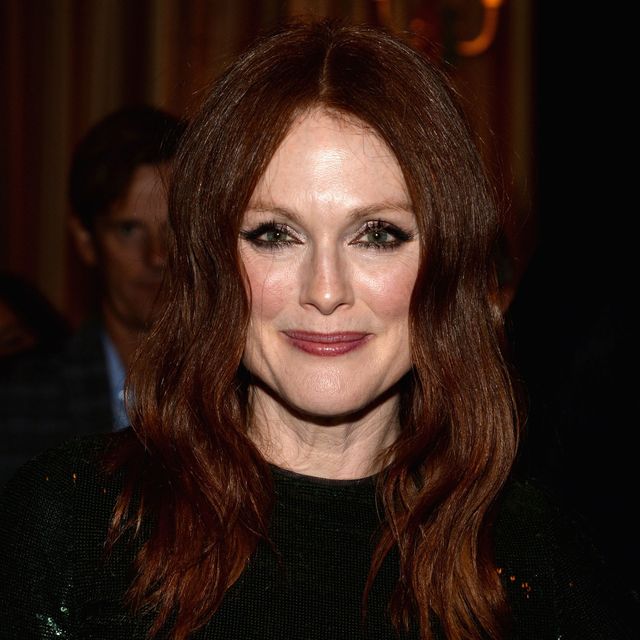 Julianne Moore signs petition against Donald Trump