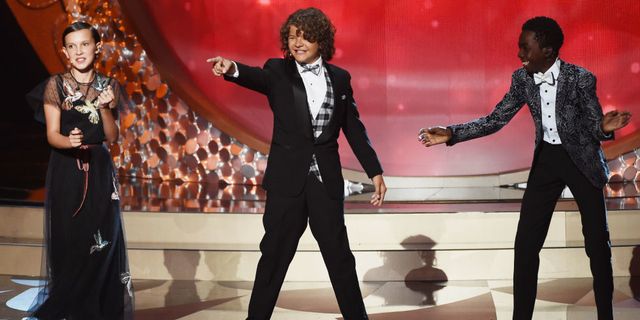 Cast of Stranger Things perform Uptown Funk at the Emmy Awards