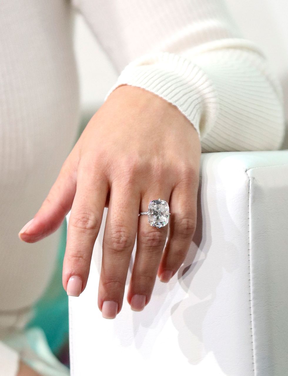 Kim Kardashian Lorraine Schwartz diamond ring