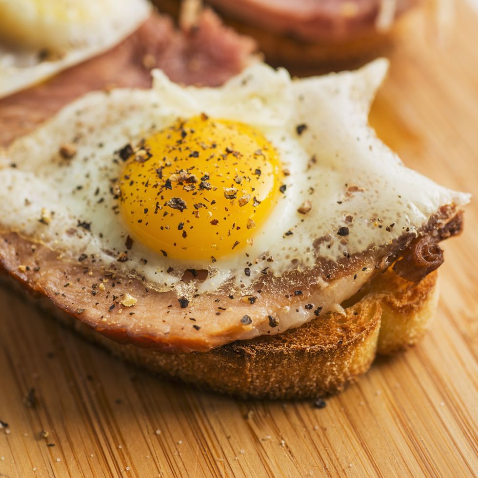 Egg yolk, Food, Fried egg, Meal, Ingredient, Egg white, Breakfast, Finger food, Dish, Cuisine, 
