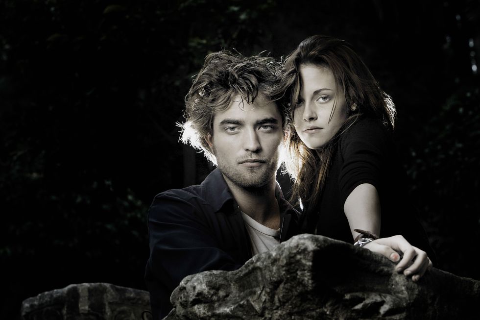 Robert Pattinson and Kristen Stewart promoting Twilight - auction