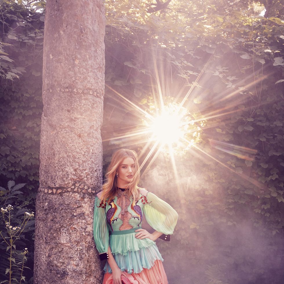 People in nature, Sunlight, Lens flare, Sun, Boot, Trunk, Backlighting, Costume, Photo shoot, 