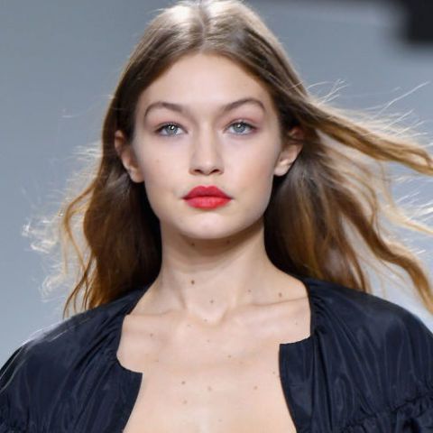 Gigi Hadid advises not to "lose heart or hope" after the election