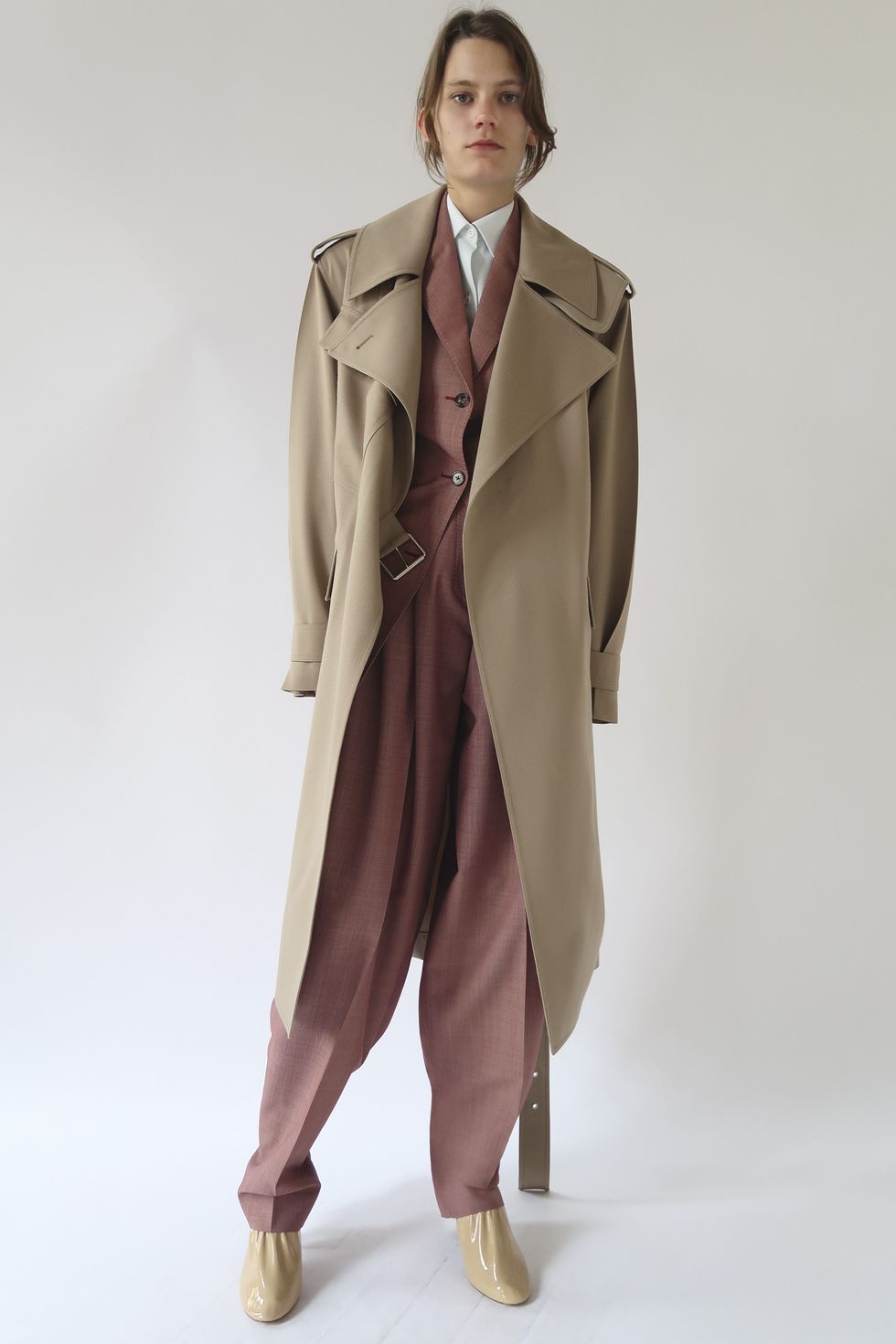 Coat, Brown, Collar, Sleeve, Dress shirt, Standing, Outerwear, Formal wear, Style, Khaki, 