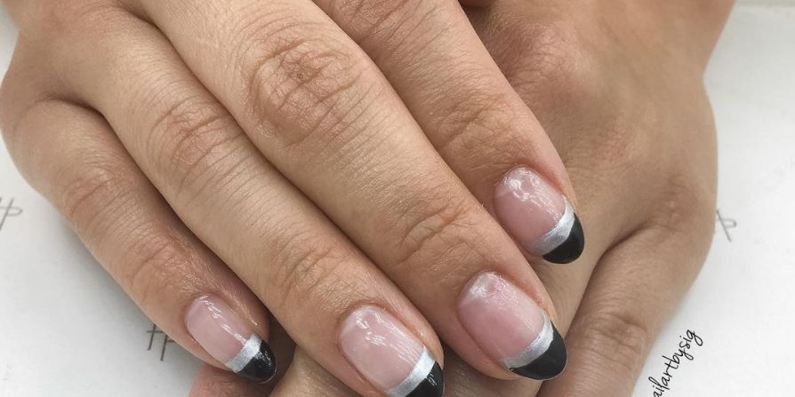 <p>For nail art that feels modern yet minimal, choose a double dipped black and silver tip.</p>

<p><a href=" https://www.instagram.com/p/BJYY3r1gtBk/?taken-by=nailartbysig&amp;hl=en" target="_blank" data-tracking-id="recirc-text-link">@nailartbysig</a></p>