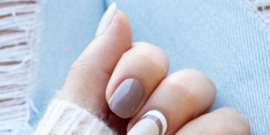 <p>Two-toned nude arches are the nail equivalent of the cozy cashmere sweater you want to wear every day.</p>

<p><a href=" https://www.instagram.com/p/8-86iKNhVL/?taken-by=jennahipp" target="_blank" data-tracking-id="recirc-text-link">@jennahipp</a></p>