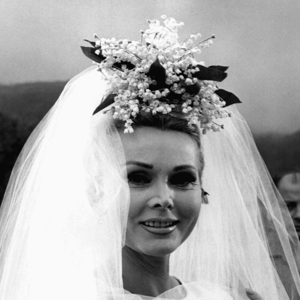 Bridal veil, Veil, Forehead, Eyebrow, Photograph, White, Hair accessory, Bridal clothing, Wedding dress, Bride, 