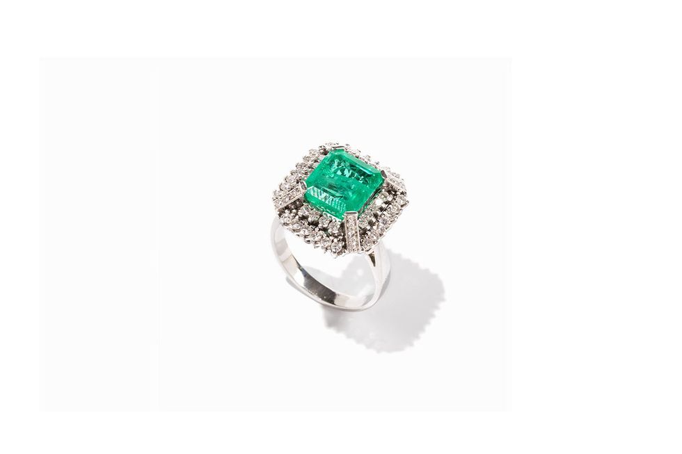 Jewellery, Fashion accessory, Pre-engagement ring, Ring, Engagement ring, Body jewelry, Diamond, Teal, Aqua, Emerald, 