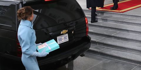 Melania Trump gives Michelle Obama a Tiffany & Co gift