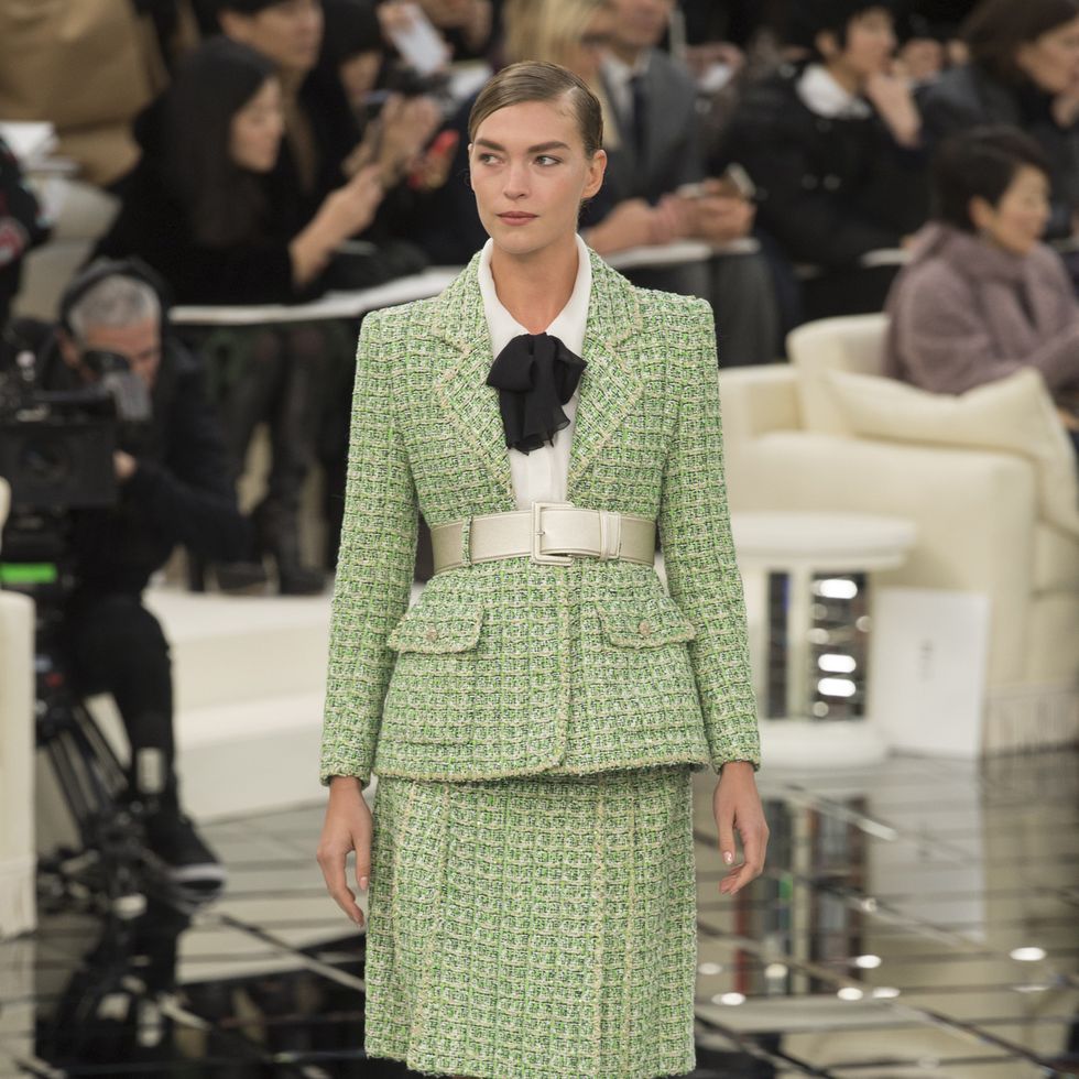 Chanel Tweed Suit - a Symbol Of Female Empowerment - Elle Muse