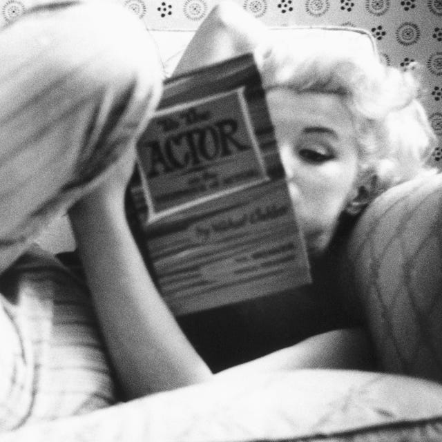 marilyn monroe reading